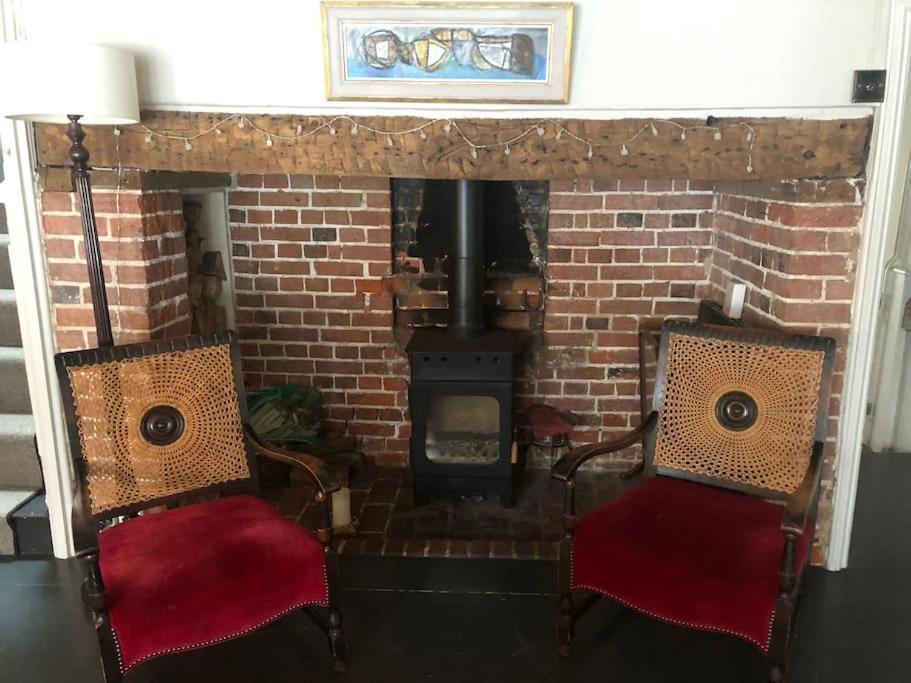 Hastings Old Town. Cottage - By The Sea Экстерьер фото