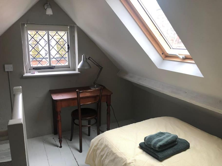 Hastings Old Town. Cottage - By The Sea Экстерьер фото